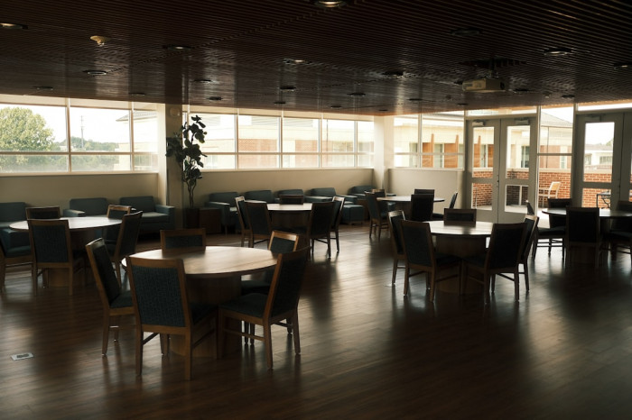 İntihar Eden İngilizce Öğretmeni: Acı Bir Kaybın Ardındaki Gerçekler