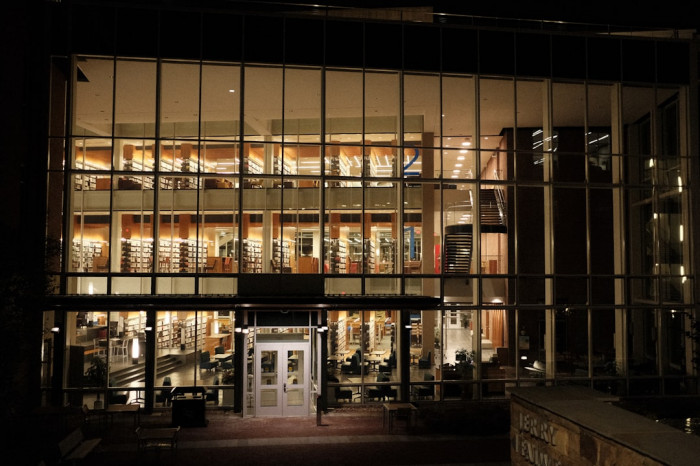 Yabancı İngilizce Öğretmeni Aranıyor